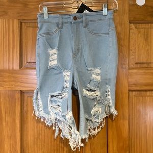 NWT Fashion Nova Can’t Help But Show Distressed Bermuda Shorts